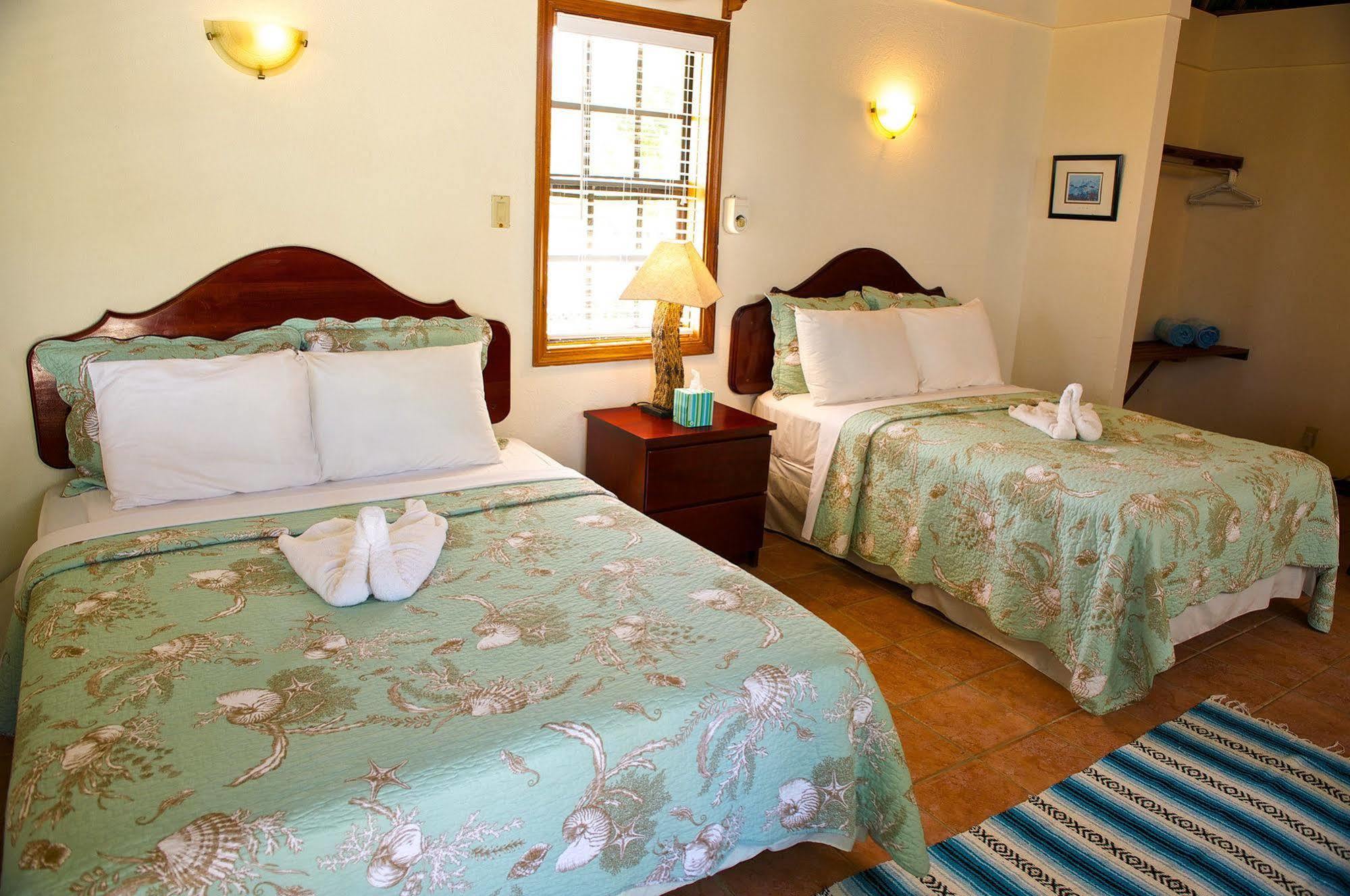 Blackbird Caye Resort Turneffe Atoll ภายนอก รูปภาพ